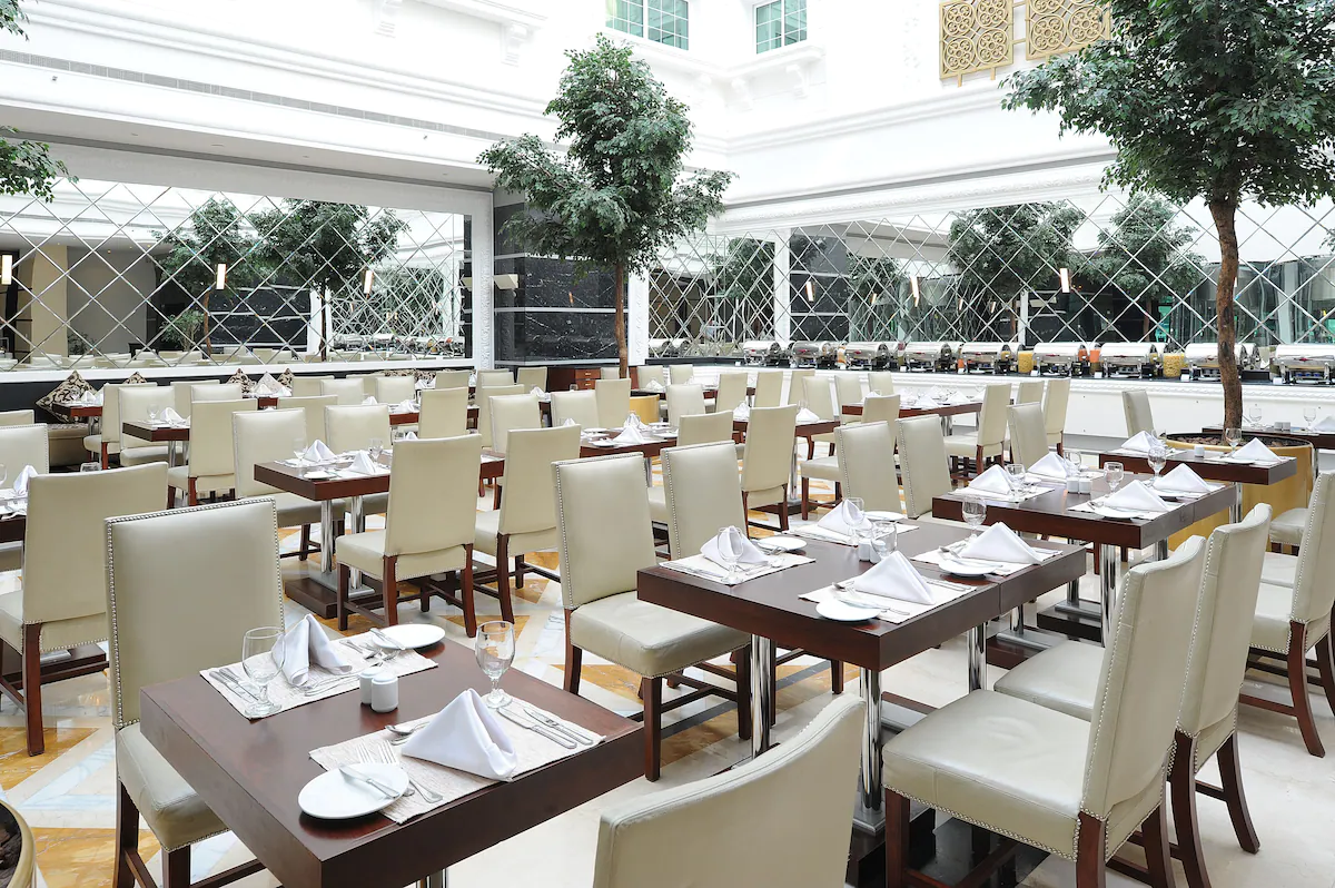 رستوران هتل هالیدی این بر دبی